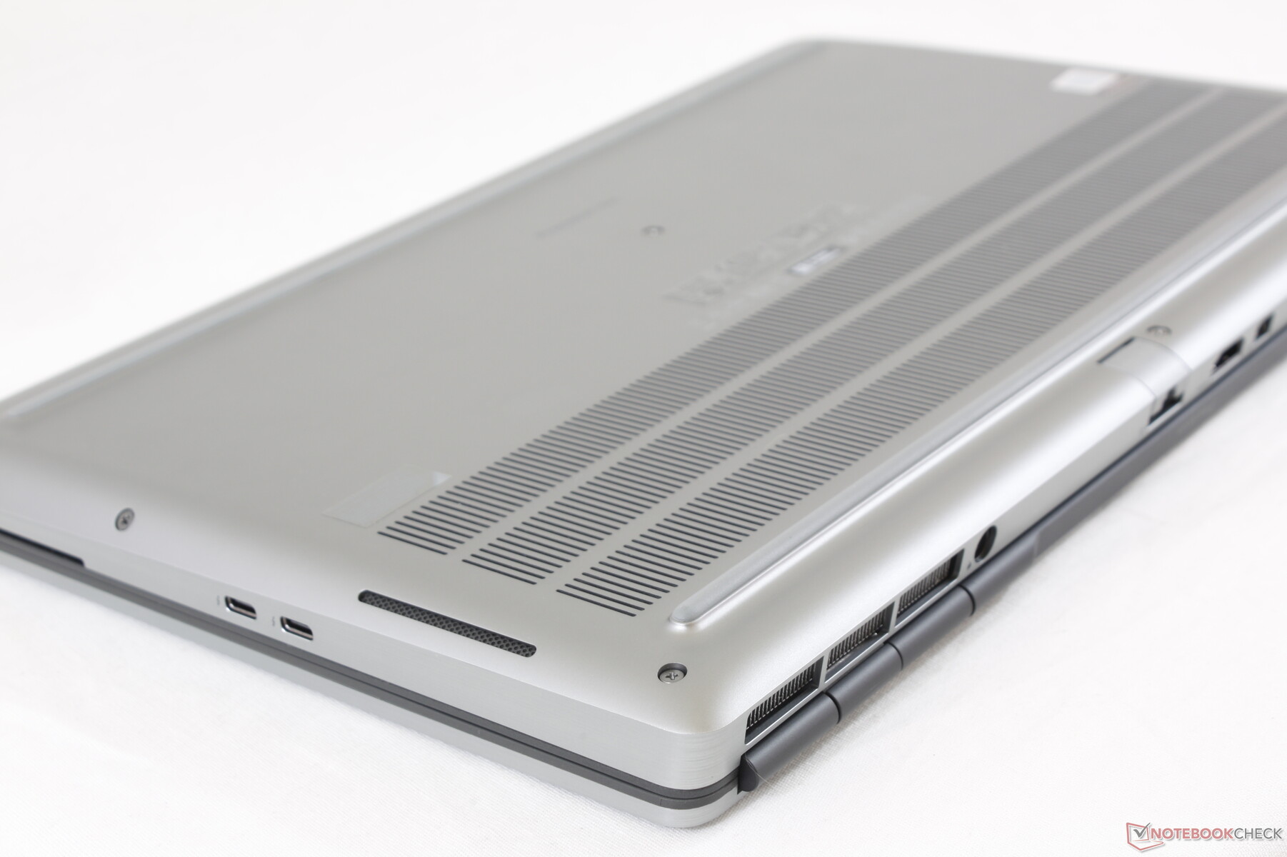 dell Precision 7550 - صورة 13 - ديل